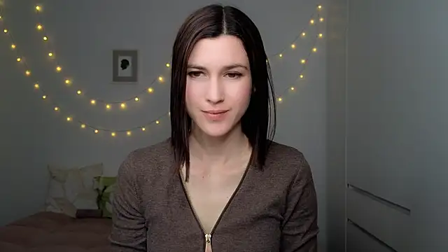 Snapshot of AliciaNewell chatting on May 30, 5:10 pm AliciaNewell online show from May 30, 5:10 pm
