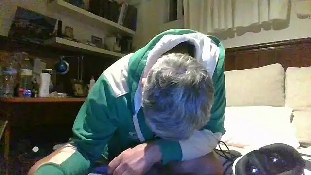 Snapshot of parejamlga58 chatting on December 3, 2:36 am parejamlga58 online show from December 3, 2:36 am