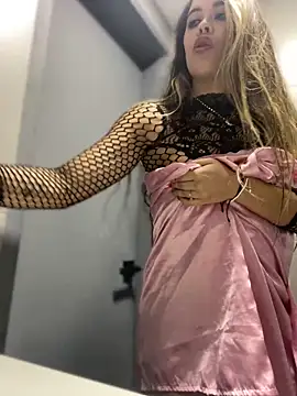 Emilia Bakerr online show from December 6, 9:24 pm