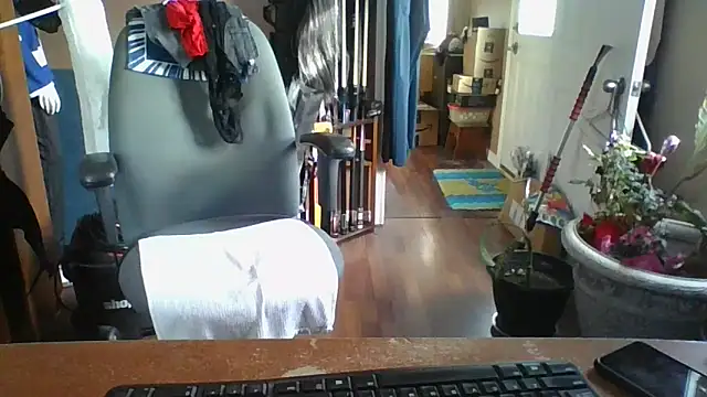 Snapshot of Daremeknot chatting on March 19, 2:13 pm Daremeknot online show from March 19, 2:13 pm