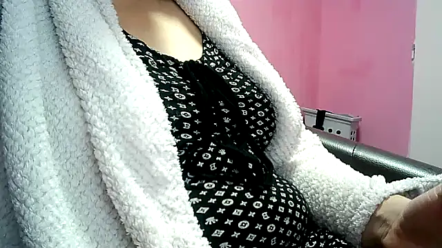 Lucinka1 online show from December 8, 7:00 pm