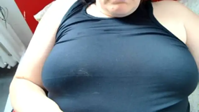 Snapshot of Lucinka1 chatting on June 18, 7:52 am Lucinka1 online show from June 18, 7:52 am