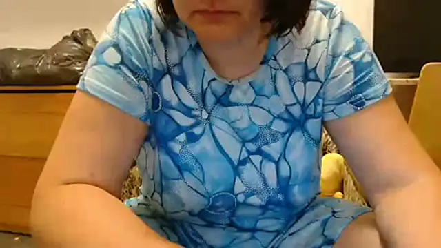 Snapshot of Lucinka1 chatting on July 8, 1:43 am Lucinka1 online show from July 8, 1:43 am