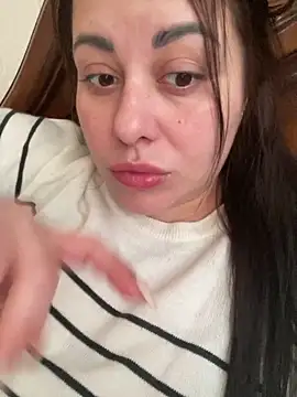 DaisyStreet online show from April 7, 3:51 am