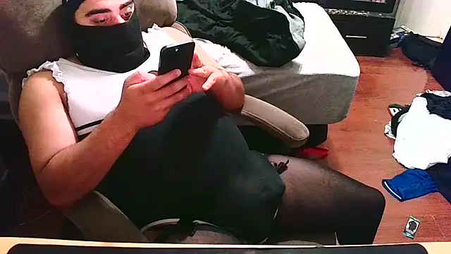 Snapshot of babykayla972 chatting on October 6, 9:07 am babykayla972 online show from October 6, 9:07 am