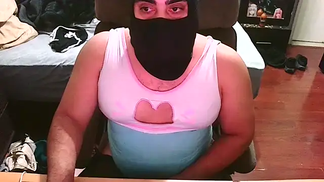 Snapshot of babykayla972 chatting on February 14, 9:17 am babykayla972 online show from February 14, 9:17 am