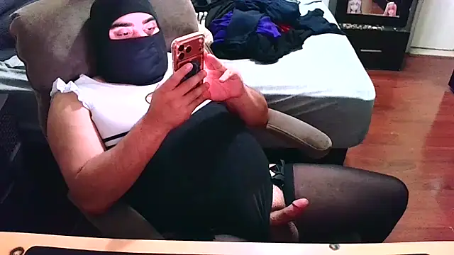 Snapshot of babykayla972 chatting on February 20, 11:22 am babykayla972 online show from February 20, 11:22 am