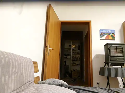 noidentiti online show from December 28, 11:26 pm