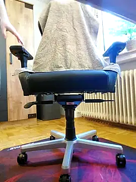 noidentiti online show from March 2, 9:10 am