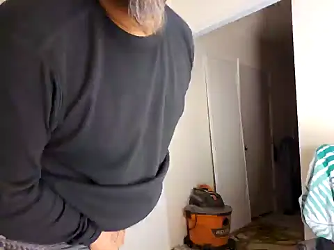 Snapshot of anyway2cum chatting on January 13, 5:01 am anyway2cum online show from January 13, 5:01 am