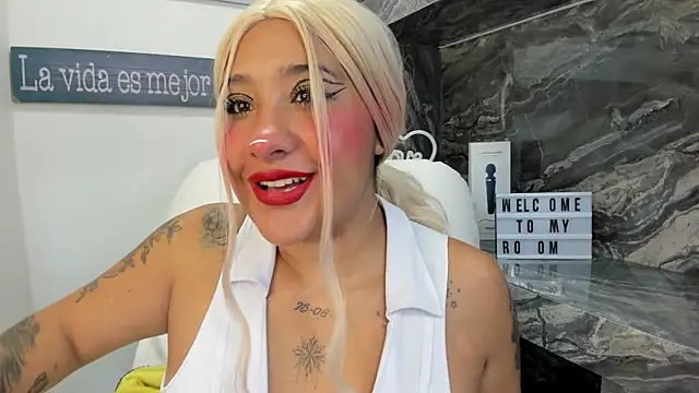 miss danika online show from November 10, 11:09 am