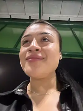 lucianaroy online show from October 21, 1:17 am