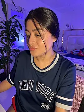 lucianaroy online show from March 2, 9:32 pm