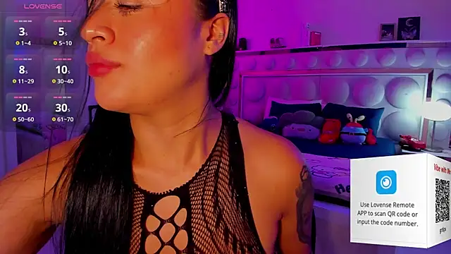 Snapshot of lucianaroy chatting on July 3, 8:37 pm lucianaroy online show from July 3, 8:37 pm