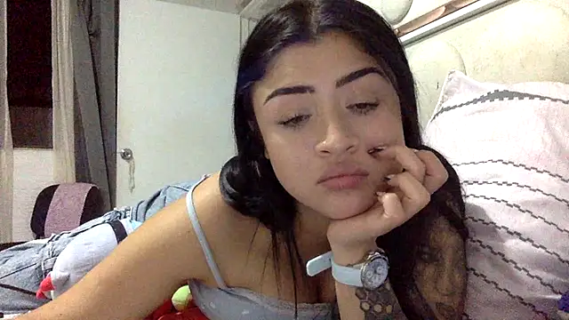 Snapshot of lucianaroy chatting on July 18, 1:21 am lucianaroy online show from July 18, 1:21 am