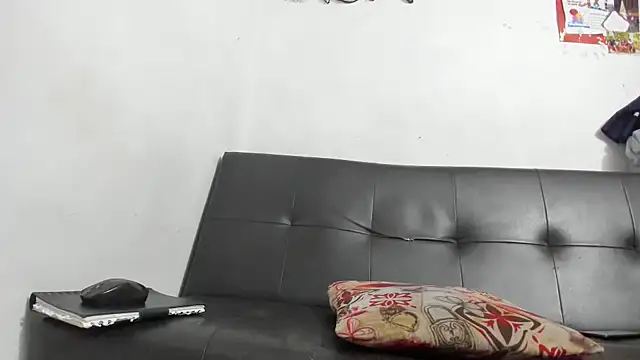 hugo3918  online show from March 21, 3:46 pm