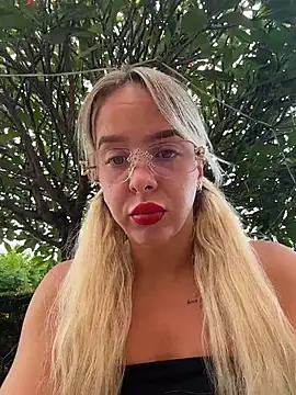 LikaCat online show from April 25, 2:14 am