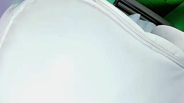 Ashlycuute online show from February 1, 7:36 am