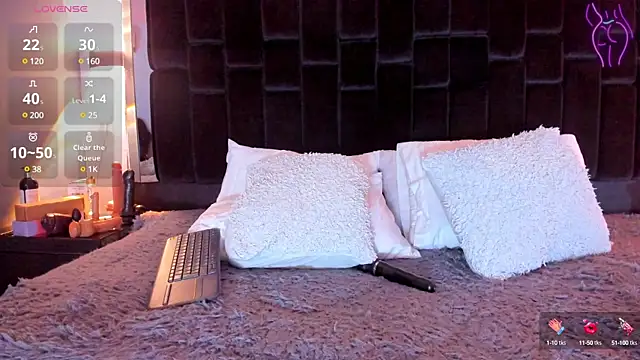 Snapshot of NikkySmiith chatting on January 24, 10:19 pm NikkySmiith online show from January 24, 10:19 pm