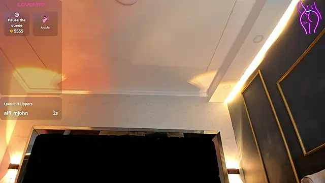 Snapshot of NikkySmiith chatting on February 23, 1:57 am NikkySmiith online show from February 23, 1:57 am