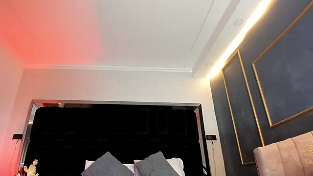 Snapshot of NikkySmiith chatting on February 26, 7:27 pm NikkySmiith online show from February 26, 7:27 pm