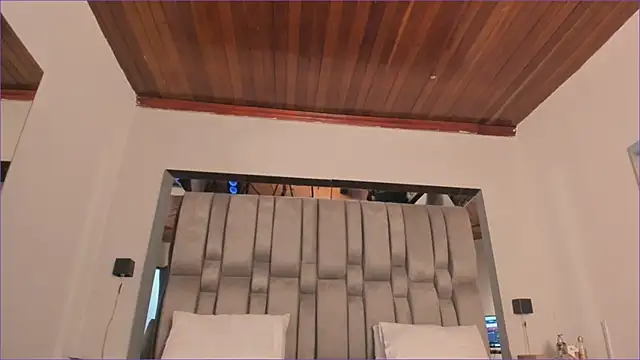 Snapshot of NikkySmiith chatting on September 12, 11:32 am NikkySmiith online show from September 12, 11:32 am