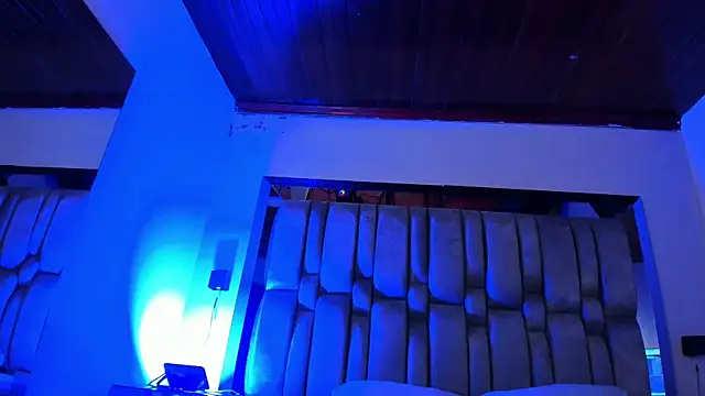 NikkySmiith online show from June 7, 11:47 am