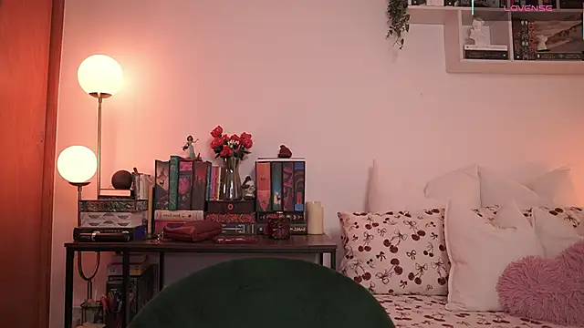 EmilyxRose - online show from October 5, 2:15 pm