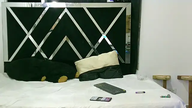 Snapshot of jessi_aston chatting on January 5, 11:22 pm jessi aston online show from January 5, 11:22 pm