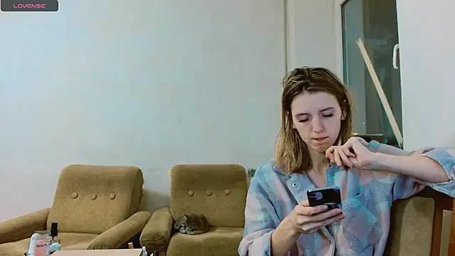 Snapshot of RosaJil chatting on March 6, 2:08 pm RosaJil online show from March 6, 2:08 pm