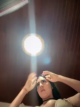 MarianaBenz online show from October 10, 11:15 pm