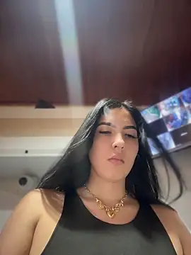 Snapshot of MarianaBenz chatting on June 18, 12:33 am MarianaBenz online show from June 18, 12:33 am