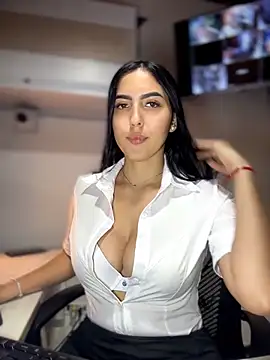 Snapshot of MarianaBenz chatting on June 21, 12:13 am MarianaBenz online show from June 21, 12:13 am