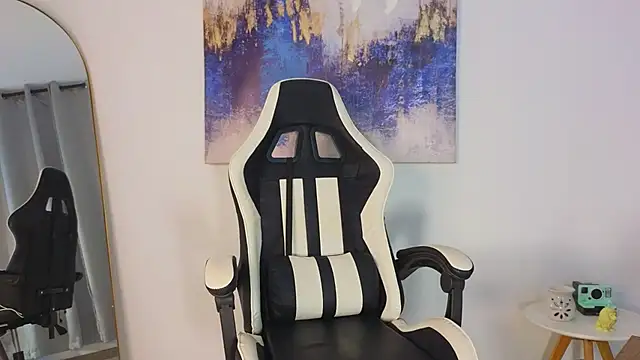 KristennBlue online show from November 14, 9:02 pm