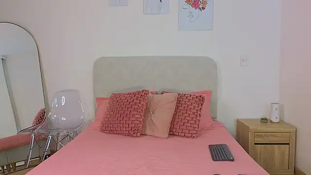 KristennBlue online show from January 18, 12:42 pm