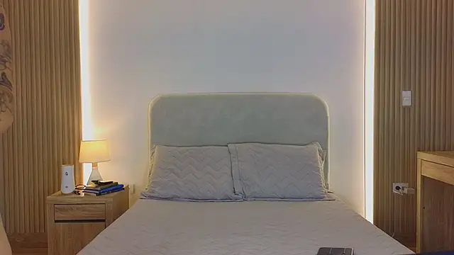 KristennBlue online show from March 25, 9:32 pm