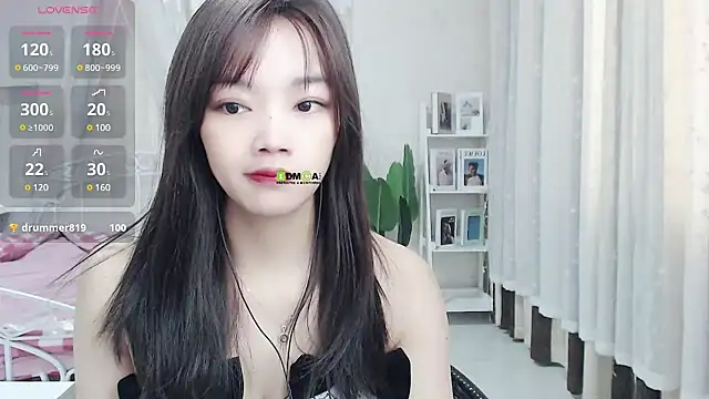 Snapshot of Jenny-Z chatting on February 16, 1:58 am Jenny-Z online show from February 16, 1:58 am