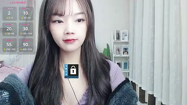 Snapshot of Jenny-Z chatting on February 22, 2:06 am Jenny-Z online show from February 22, 2:06 am