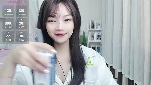 Snapshot of Jenny-Z chatting on February 23, 2:07 am Jenny-Z online show from February 23, 2:07 am