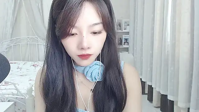 Snapshot of Jenny-Z chatting on June 8, 1:50 am Jenny-Z online show from June 8, 1:50 am
