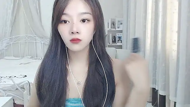 Snapshot of Jenny-Z chatting on July 2, 2:22 am Jenny-Z online show from July 2, 2:22 am
