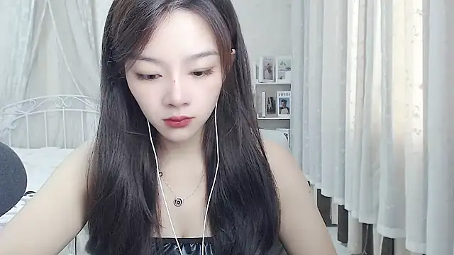 Snapshot of Jenny-Z chatting on July 10, 1:21 am Jenny-Z online show from July 10, 1:21 am