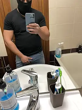 Snapshot of marianmin chatting on February 17, 10:51 am marianmin online show from February 17, 10:51 am