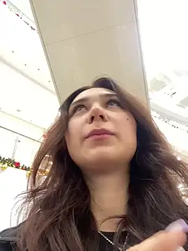 QuitieLia online show from December 12, 8:14 am