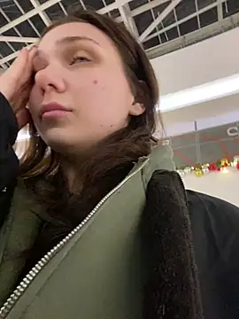 QuitieLia online show from January 14, 3:26 pm