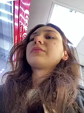 QuitieLia online show from January 21, 8:30 am