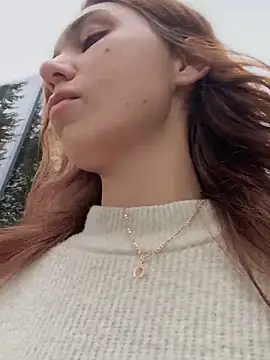 QuitieLia online show from October 9, 9:29 am