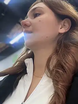 QuitieLia online show from October 15, 8:25 am