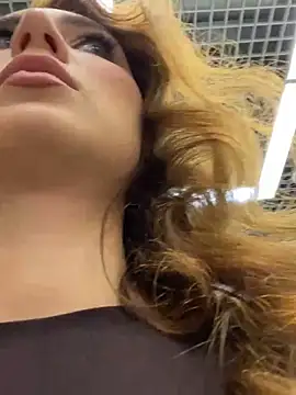 QuitieLia online show from November 4, 2:16 pm