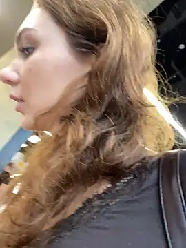 QuitieLia online show from April 18, 12:53 pm